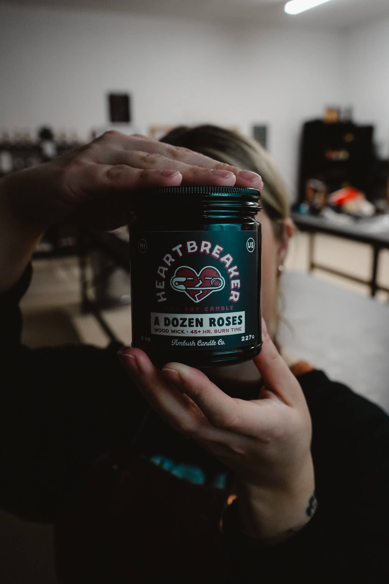Heartbreaker | A Dozen Roses Candle