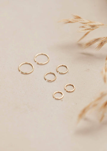 Hello Adorn: Tiny Hoop Earrings