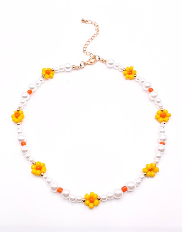 Daisy Love Beaded Necklace