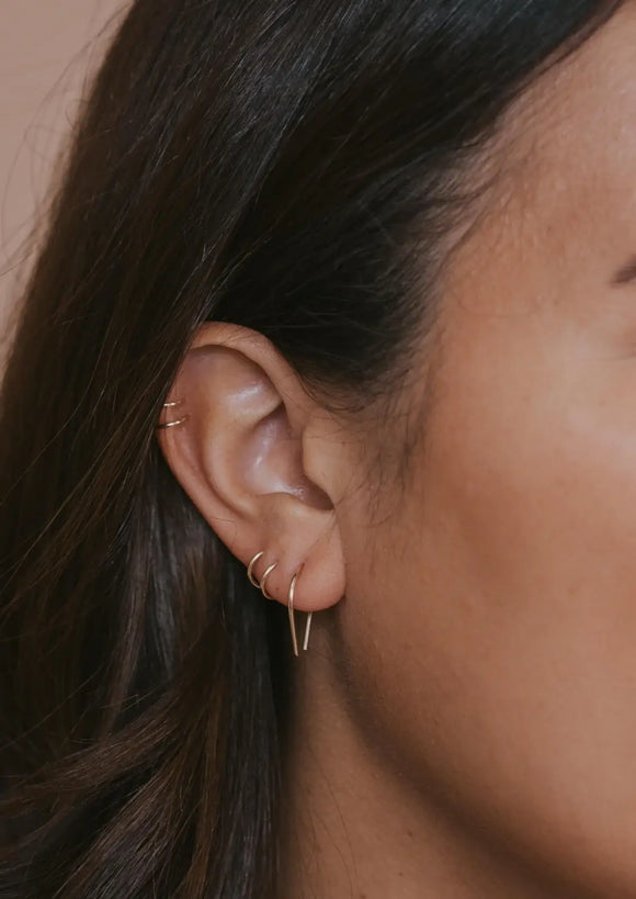 Hello Adorn: Tiny Horseshoe Earrings