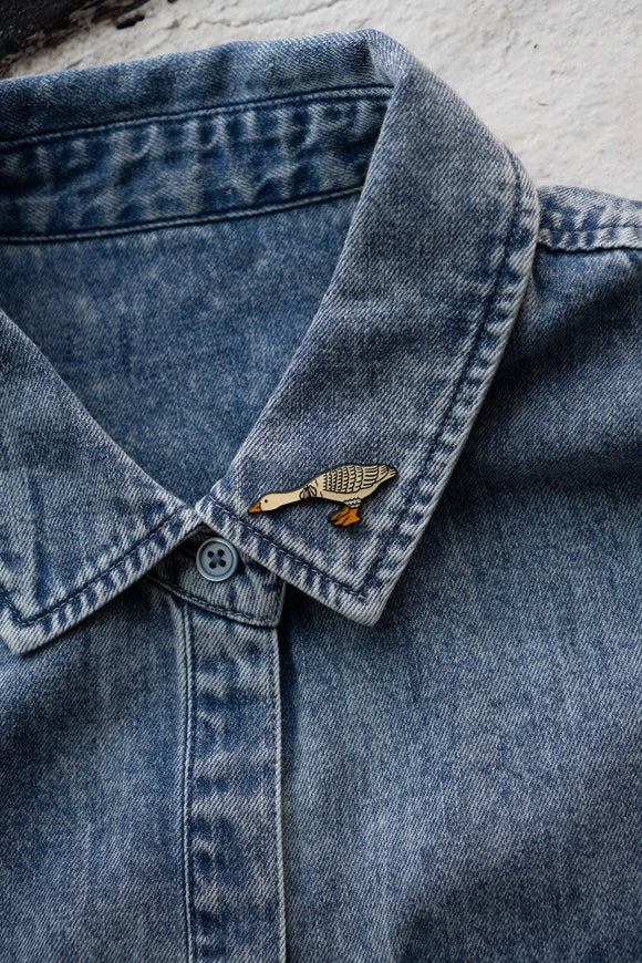 Reaching Goose Pin