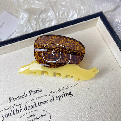 Brown Snail Hair Claw