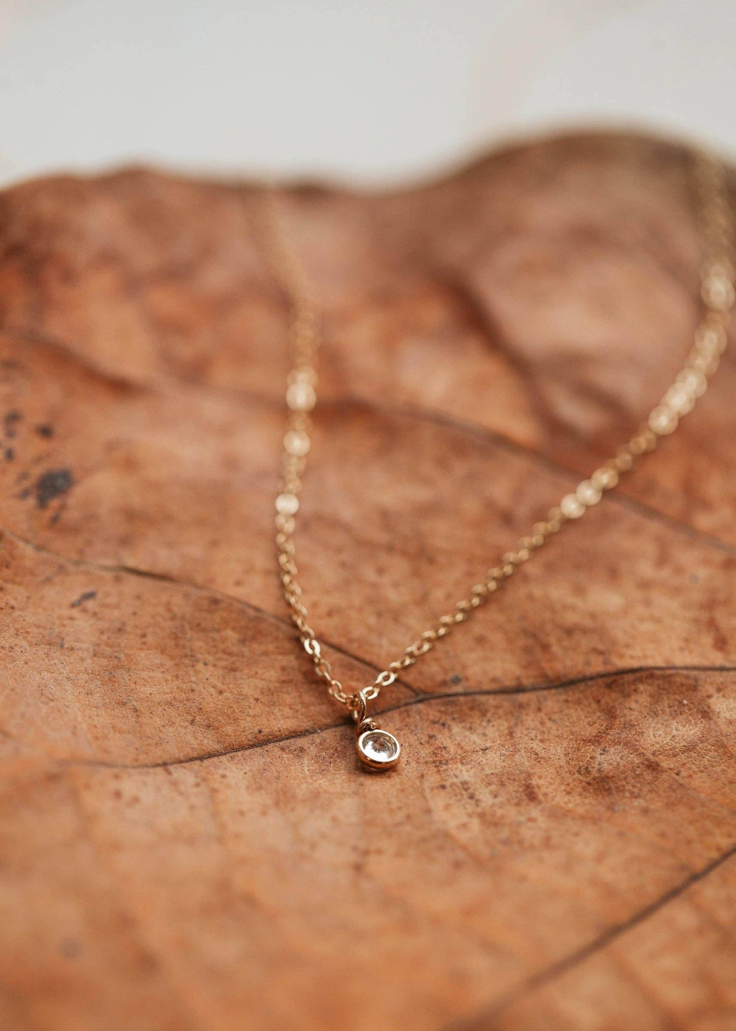 Hello Adorn: Solitaire Necklace