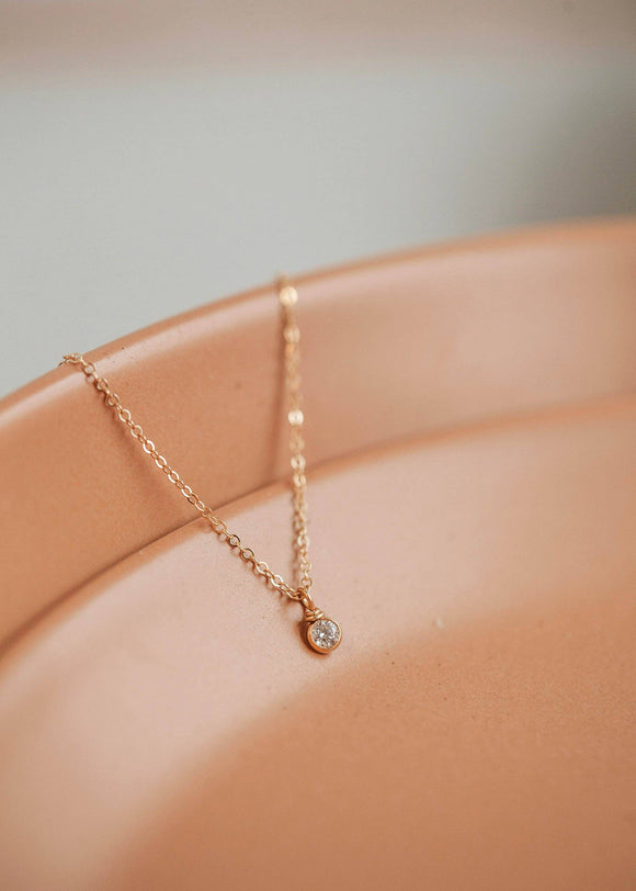 Hello Adorn: Solitaire Necklace