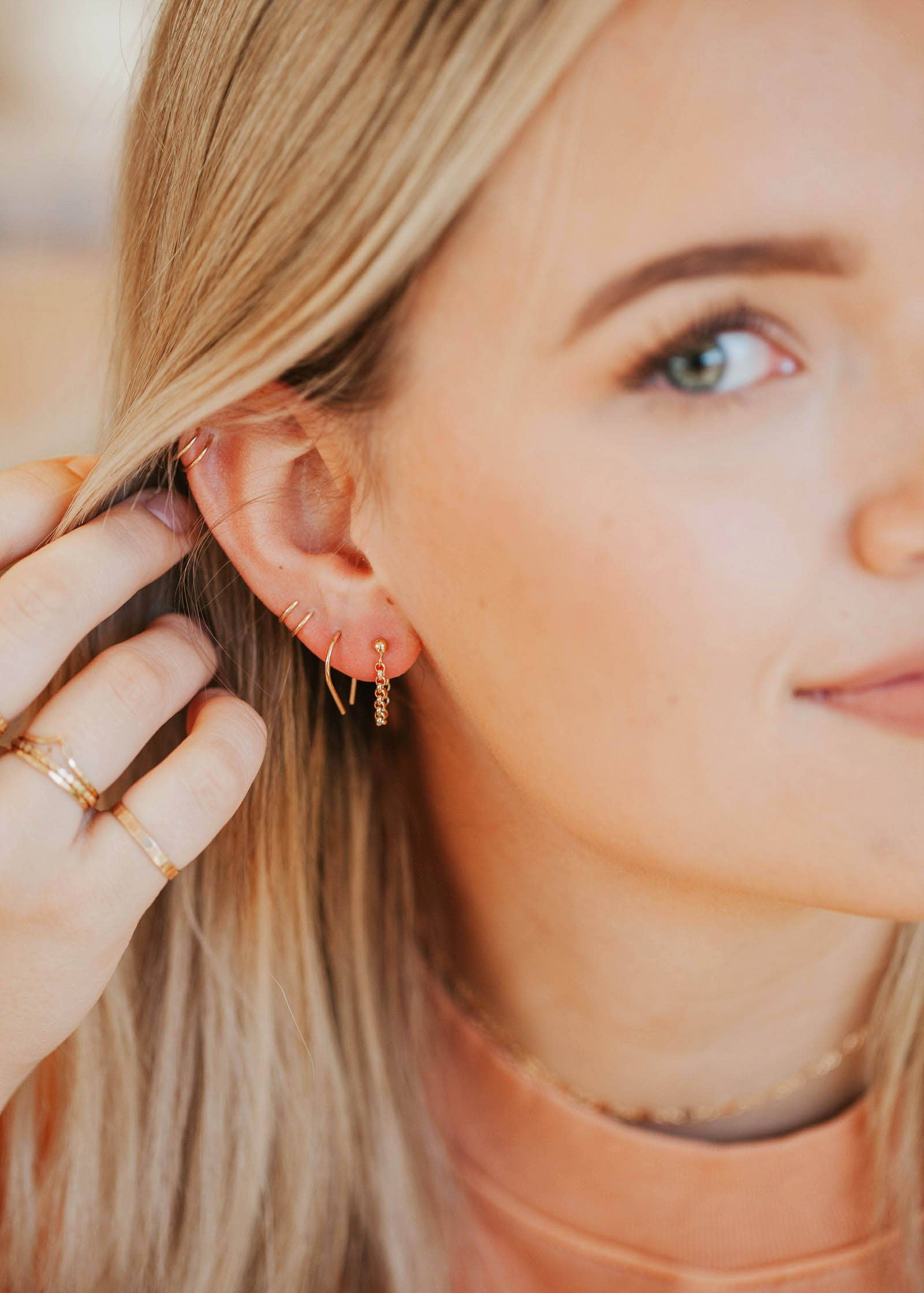 Hello Adorn: Tiny Horseshoe Earrings