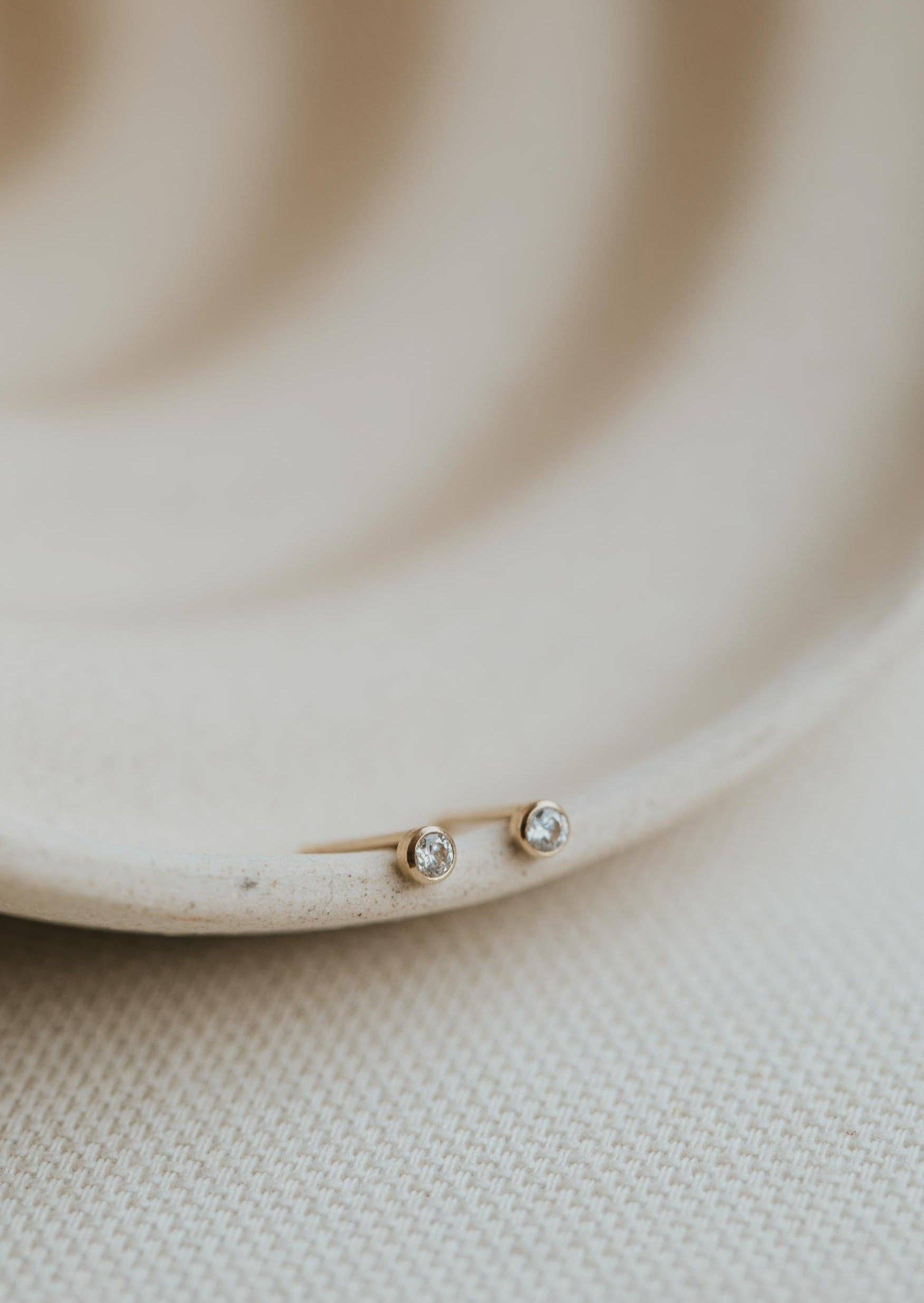 Hello Adorn: Solitaire Studs Earrings