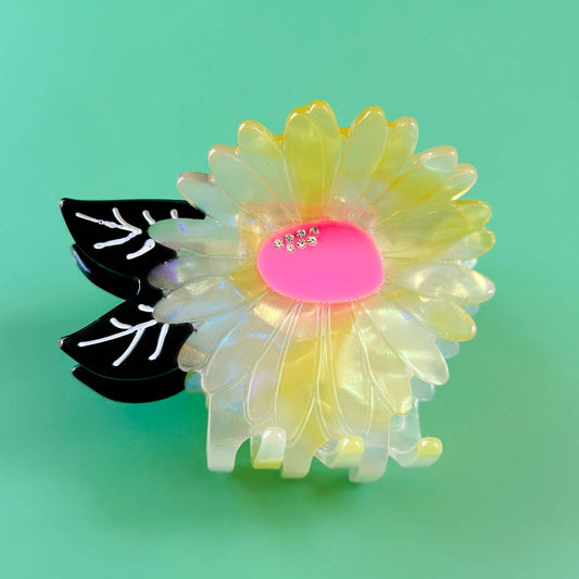 White Flower Centinelle Hair Claw