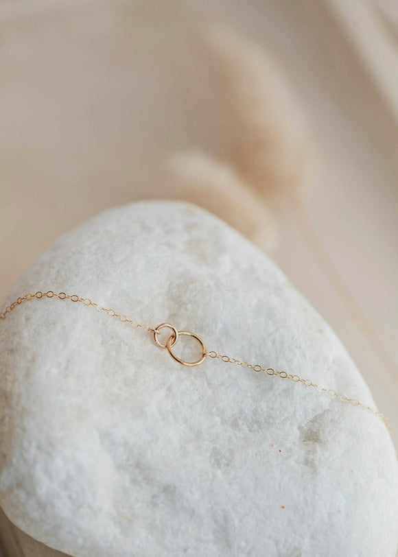 Hello Adorn: Tiny Links Bracelet