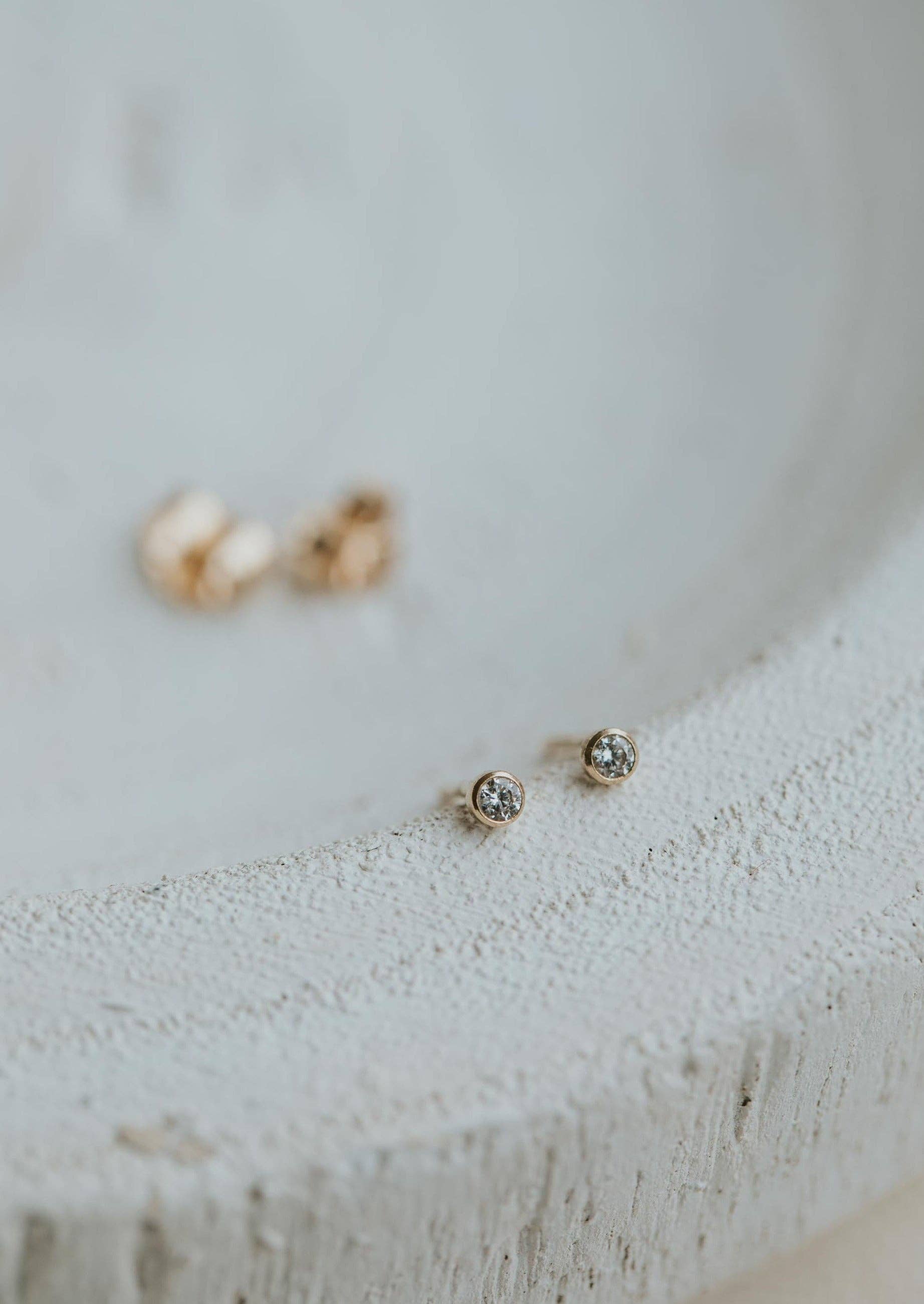 Hello Adorn: Solitaire Studs Earrings